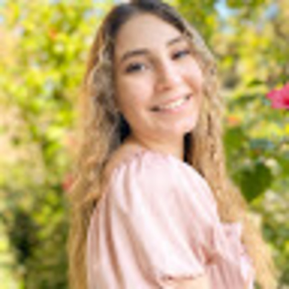 Meet your Posher, Emily - Picture 1 of 1